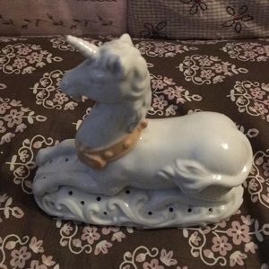 Unicorn figurine 1981 the tapestry collection
